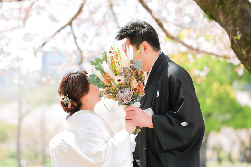 あえて顔を隠して・・・