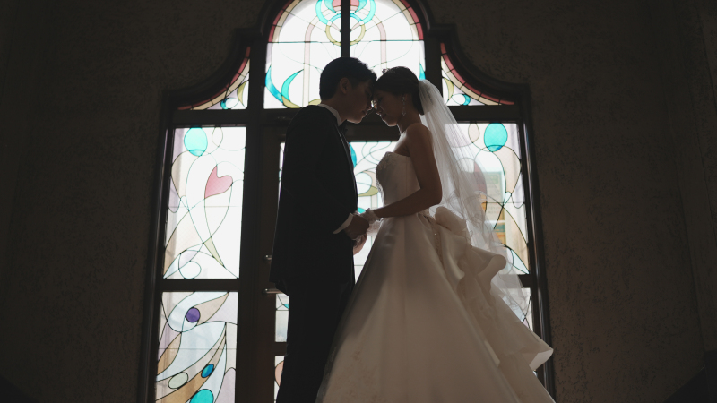 ステンドグラスと影