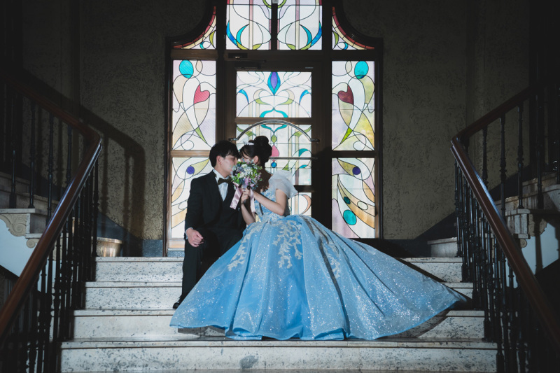 ステンドグラスに見守られて