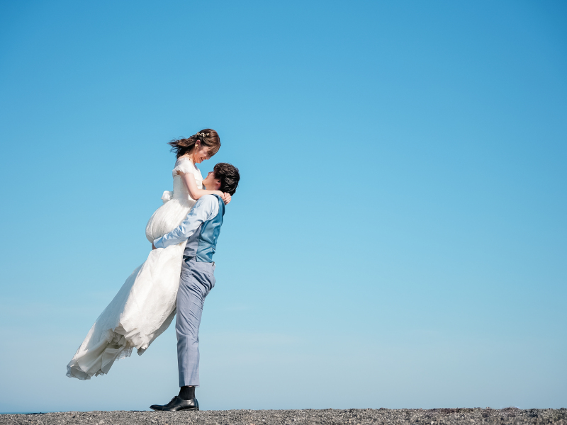 場所は変わって海岸沿い