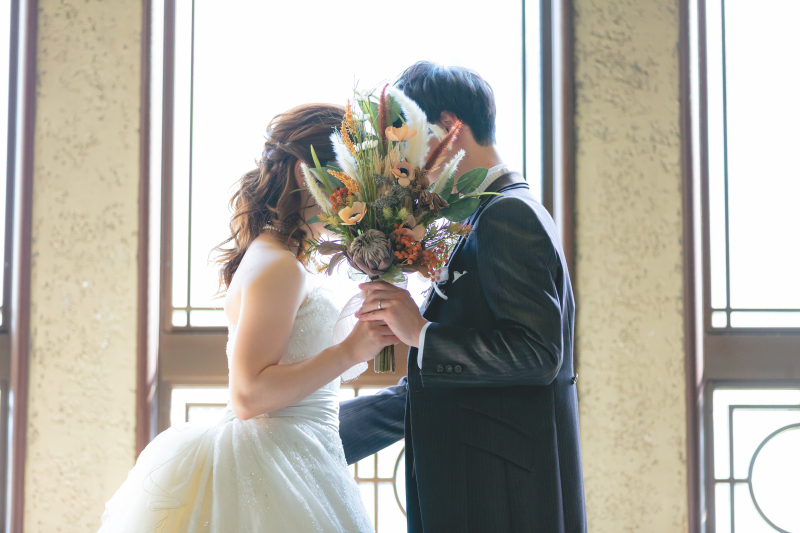 ブーケの後ろでは、、、