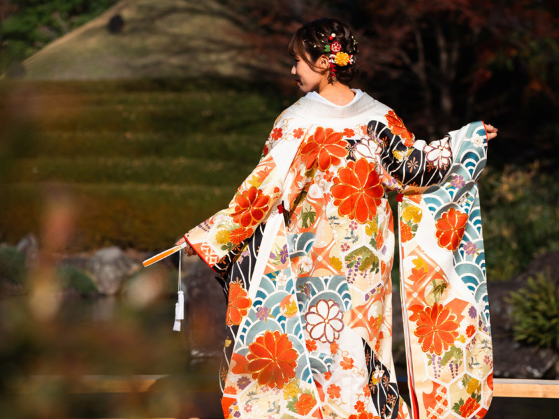 様々な色・お花や鶴の柄などバリエーション豊富