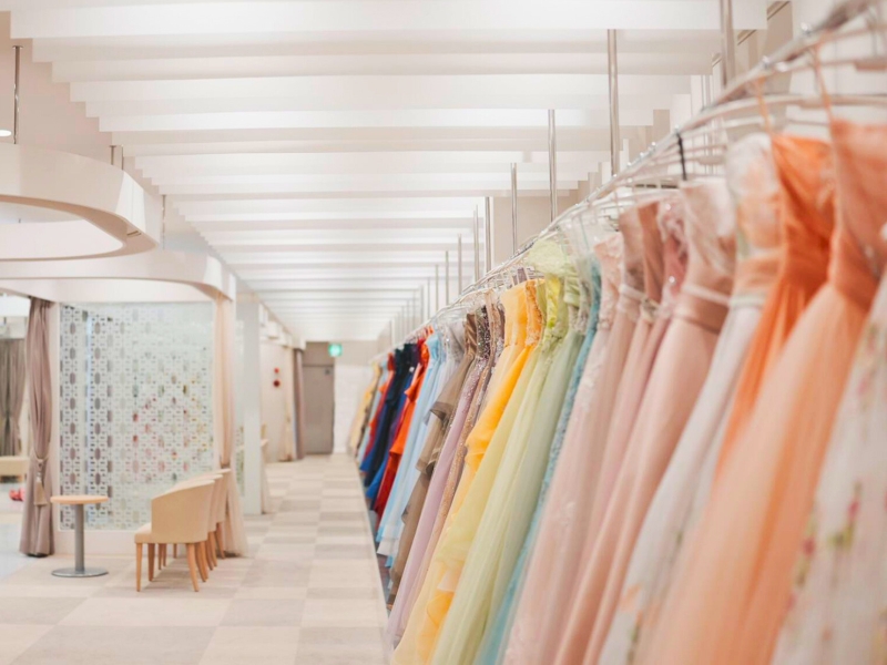 STUDIO IDEE スタジオイディ（ドレスショップ ボンクルール内）_カラードレスが豊富