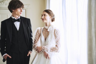 感度の高い花嫁に向けたインポートドレスもご用意。