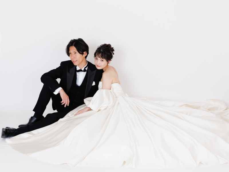 【スタジオ】洋装1着｜300着の衣裳から選べる｜衣裳スタイリスト付｜美容着付け付｜60分撮影｜100カット｜事前試着付