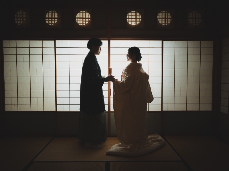 【茶室orお寺＋洋館】和装1着/洋装1着｜500着の衣裳から選べる｜衣裳スタイリスト付｜美容着付け付｜200カット｜事前試着付