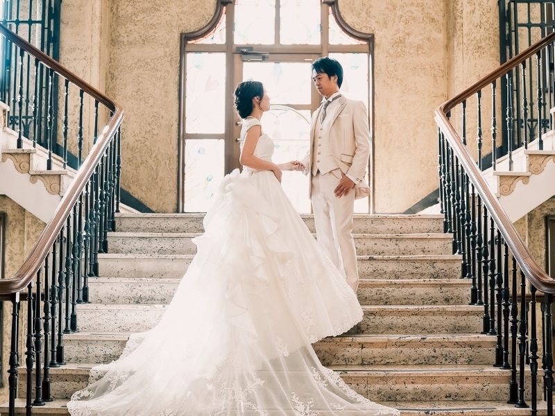 【洋館+スタジオ】洋装2着｜300着の衣裳から選べる｜衣裳スタイリスト付｜美容着付け付｜100分撮影｜200カット｜事前試着付