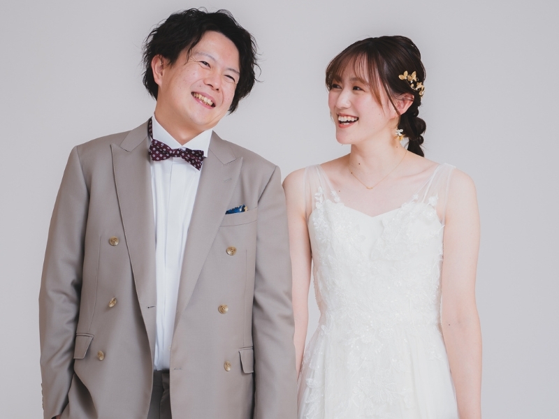 【スタジオ+和室】洋装1着/和装1着｜500着の衣裳から選べる｜衣裳スタイリスト付｜美容着付け付｜180カット｜事前試着付