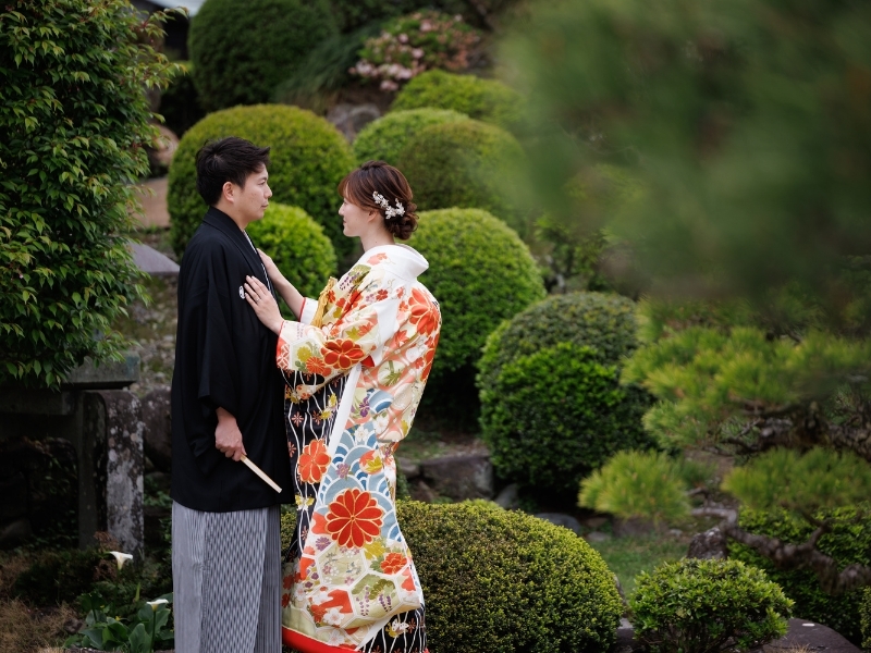 【和室＋洋館＋スタジオ】和装1着洋装2着｜500着の衣裳から選べる｜衣裳スタイリスト付｜美容着付け付｜250カット｜事前試着付