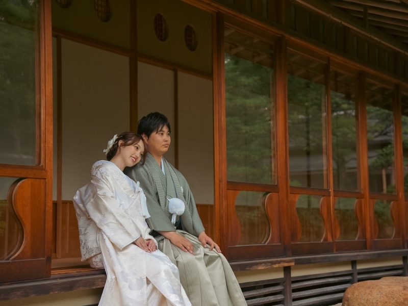 【和室＋スタジオ】和装2着洋装1着｜500着の衣裳から選べる｜衣裳スタイリスト付｜美容着付け付｜250カット｜事前試着付