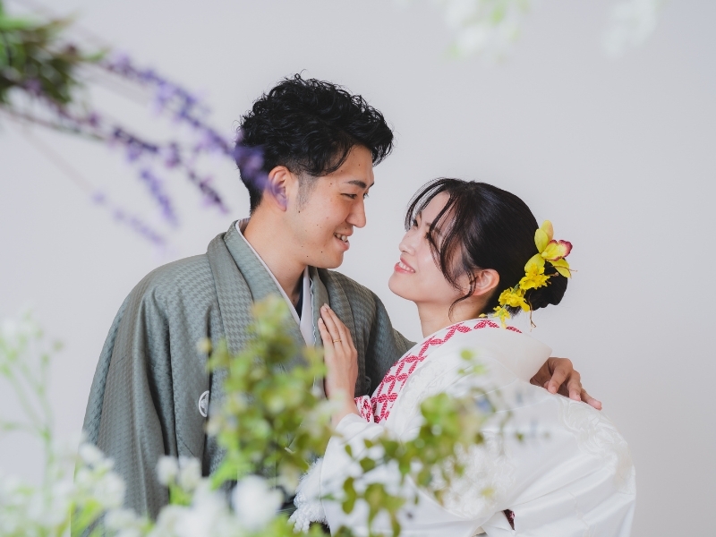 【スタジオ+洋館】和装1着/洋装1着｜500着の衣裳から選べる｜衣裳スタイリスト付｜美容着付け付｜180カット｜事前試着付