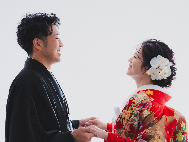 【スタジオ】和装1着洋装2着｜500着の衣裳から選べる｜衣裳スタイリスト付｜美容着付け付｜180分撮影｜250カット｜事前試着付