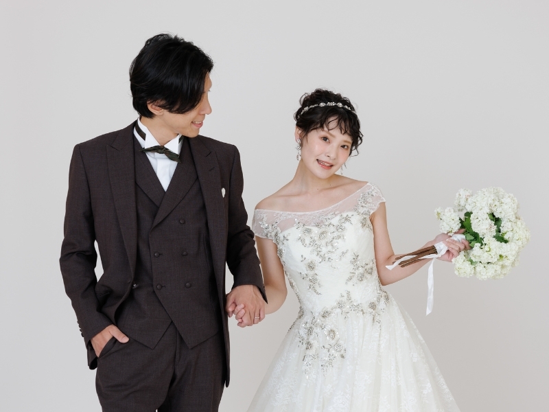 【海+スタジオ】洋装2着｜300着の衣裳から選べる｜衣裳スタイリスト付｜美容着付け付｜100分撮影｜150カット｜事前試着付