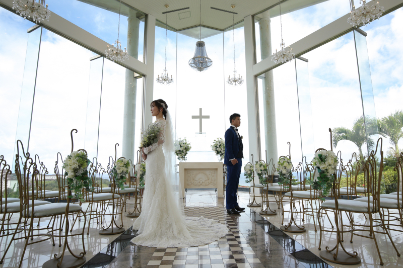 チャペル内でスタイリッシュに