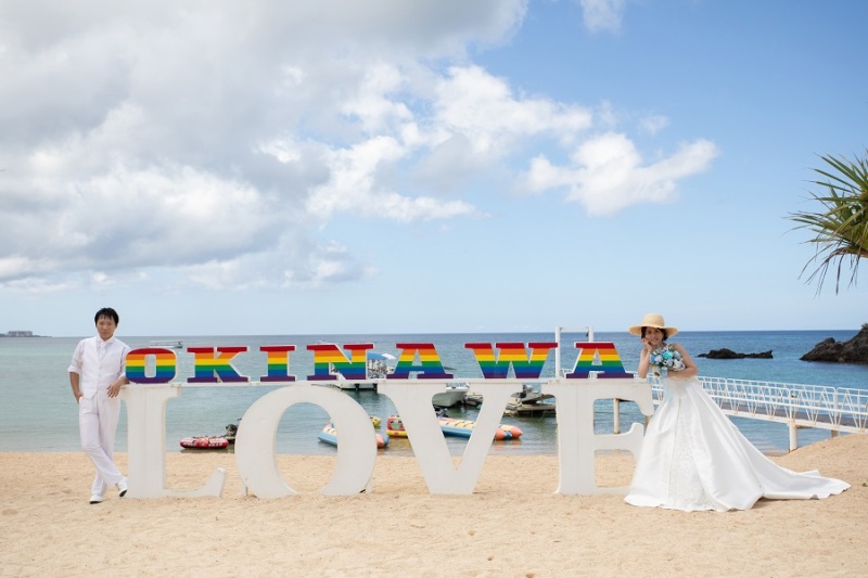 LOVEオブジェ前で