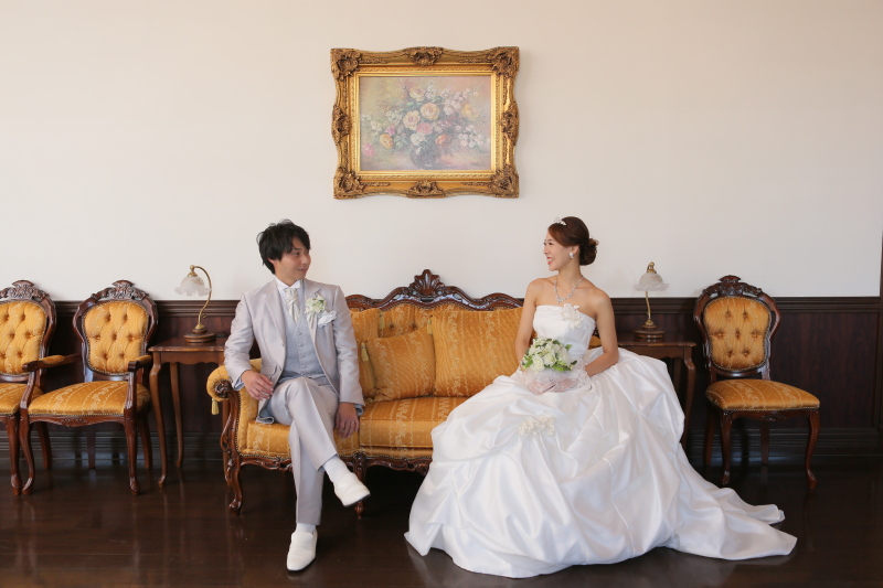 クラシカルなソファーでリラックス