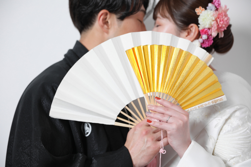 和装ならではのお顔隠しショット