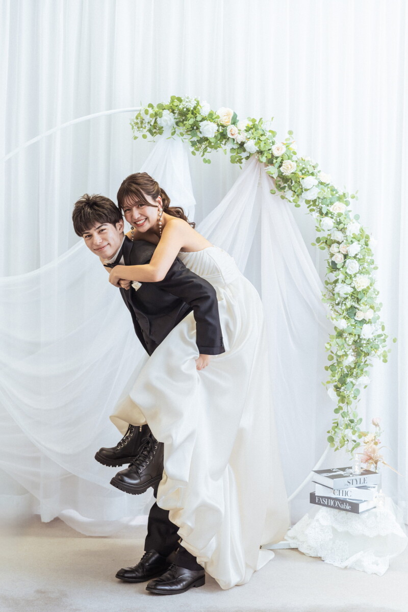 【年内撮影先取り!】新婦2着(洋装)✦25%オフ✦スタジオ撮影プラン《全データ付》