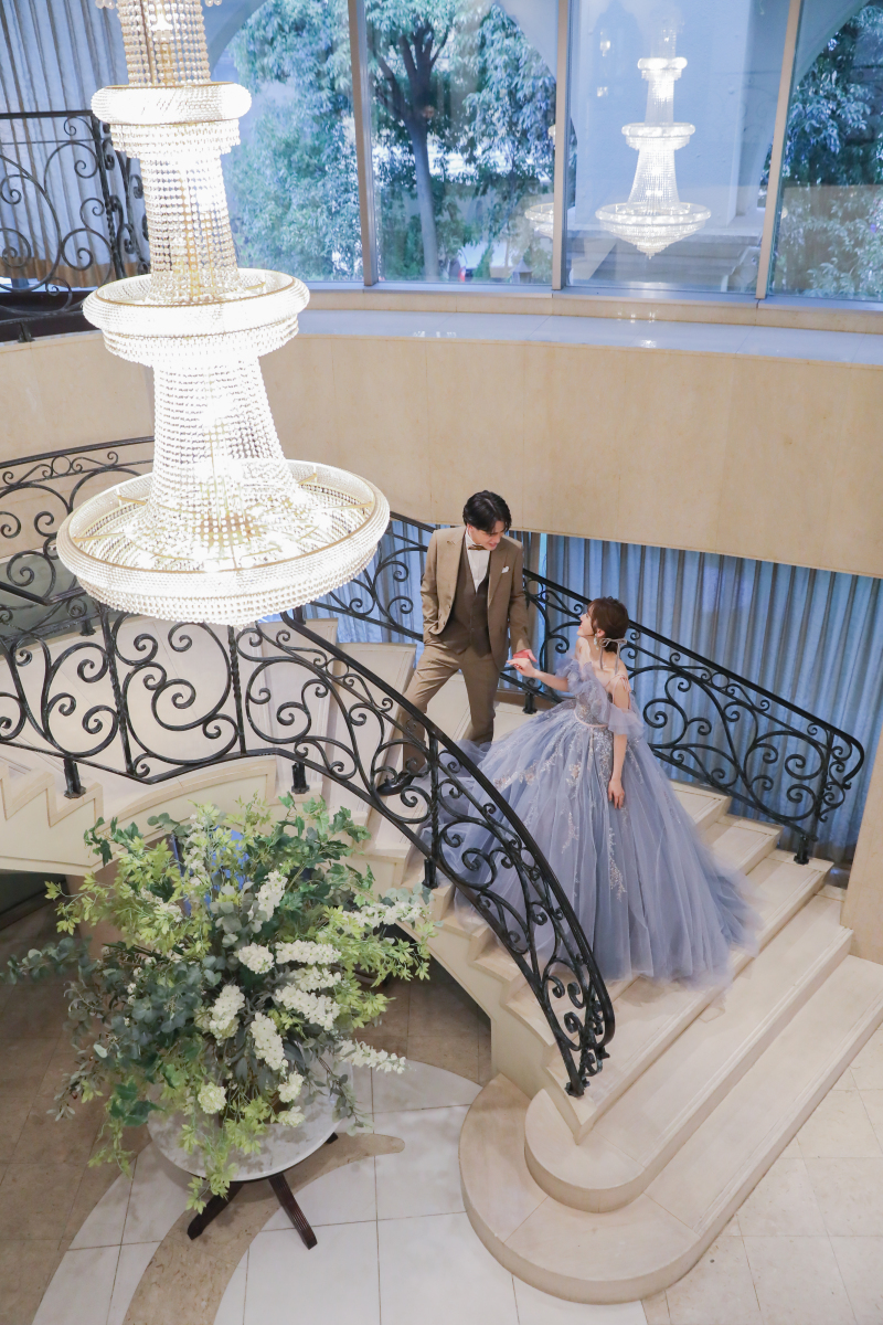 洋館の中で螺旋階段で