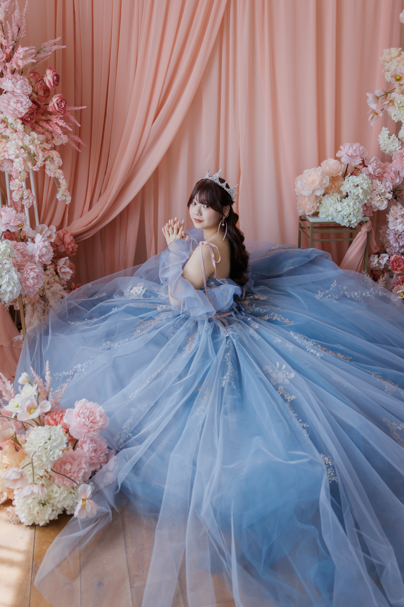 お花フロアとルルフェリーチェブルードレスは相性◎