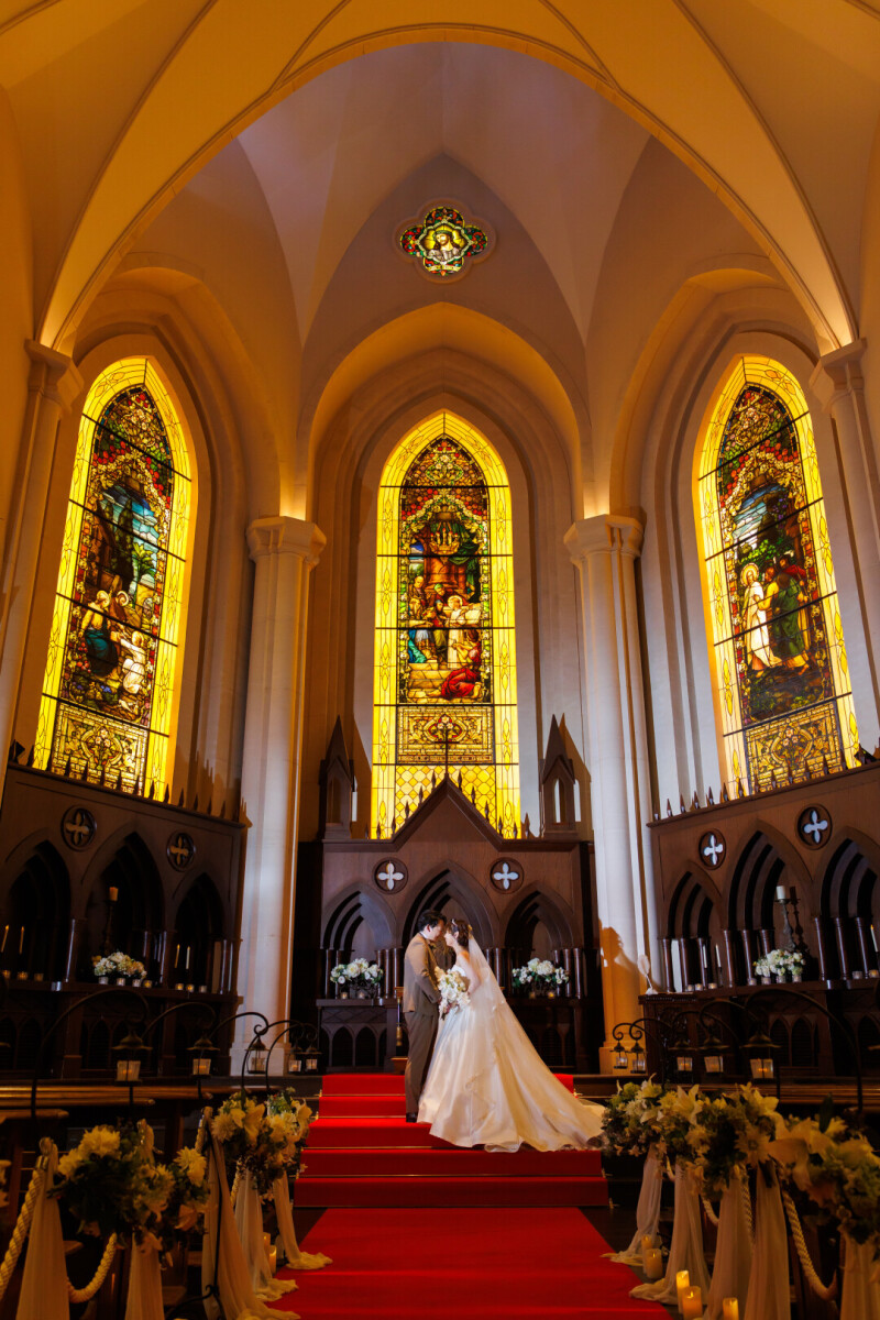 【大聖堂で家族フォト】結婚式をしないお二人におすすめご両親も招待して挙式シーンを写真に残す!90分75カット撮影後はお食事付き