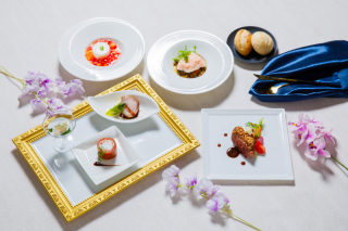 【会食フォト】圧巻の大聖堂チャペルで撮影《6名様分の食事付き》洋装1着*80カットレタッチ済みデータ納品◇家族撮影もOK!