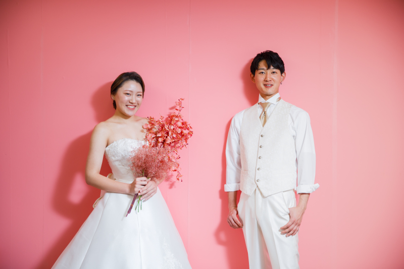 【お手頃価格♪】洋装1点プラン・衣装各1点、新婦ヘアメイク、データ10カット付き!