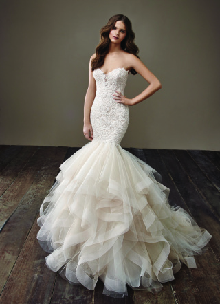 Badgley Mischka(バッジェリーミシュカ)