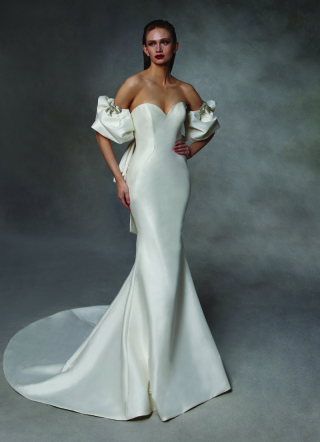 Badgley Mischka(バッジェリーミシュカ)