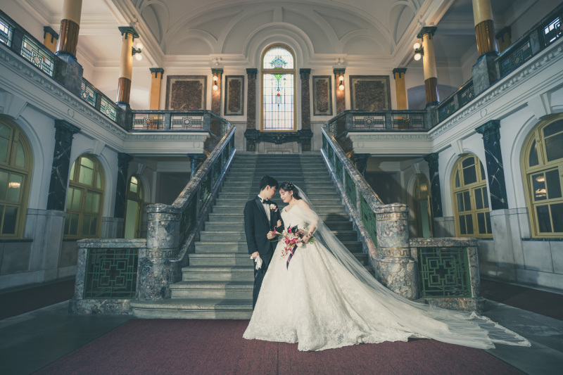 ステンドグラスが素敵な大階段