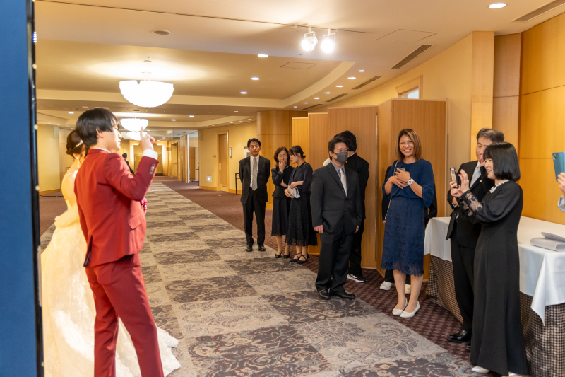 まずはゲストをお出迎え