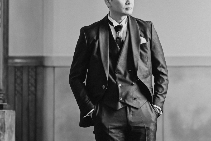 メンズ撮影も得意としています。新婦様と比較すると写真を撮られるのは苦手、どんな表情をしていいかわからないとおっしゃる新郎様も多いですが、素敵な一瞬一瞬を切り取っていきます。