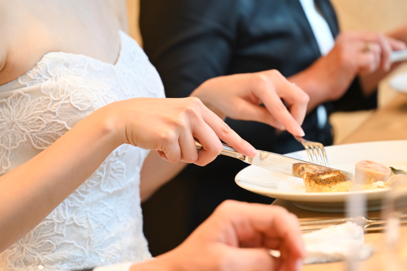 【インポートドレス着たままお食事★】洋装で食事会プラン《300カット以上の全データ》6名食事会付