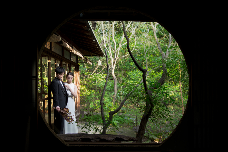 ”静寂”のフレームに