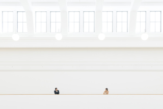 スタジオでの撮影はもちろん、ロケーションでの撮影も承っております。