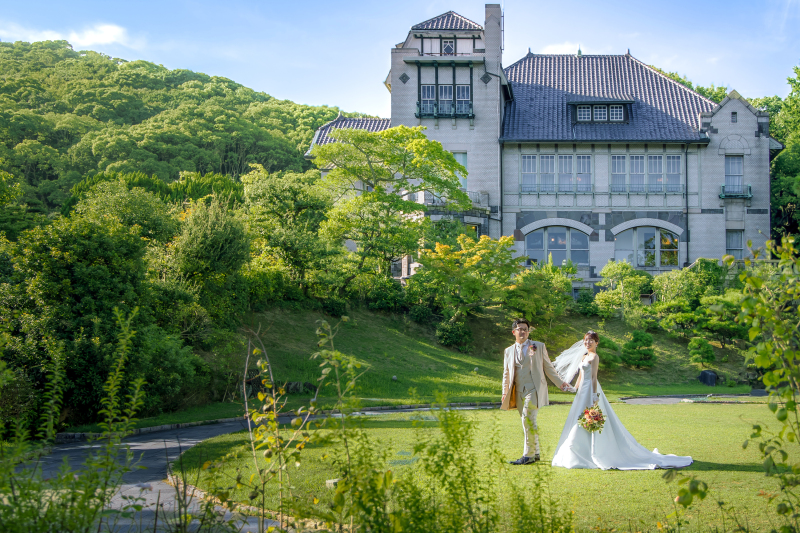 【神戸迎賓館 旧西尾邸プラン】洋装(2名フォトグラファー+衣裳+新婦ヘアメイク+データ100+美容・スリム補正)
