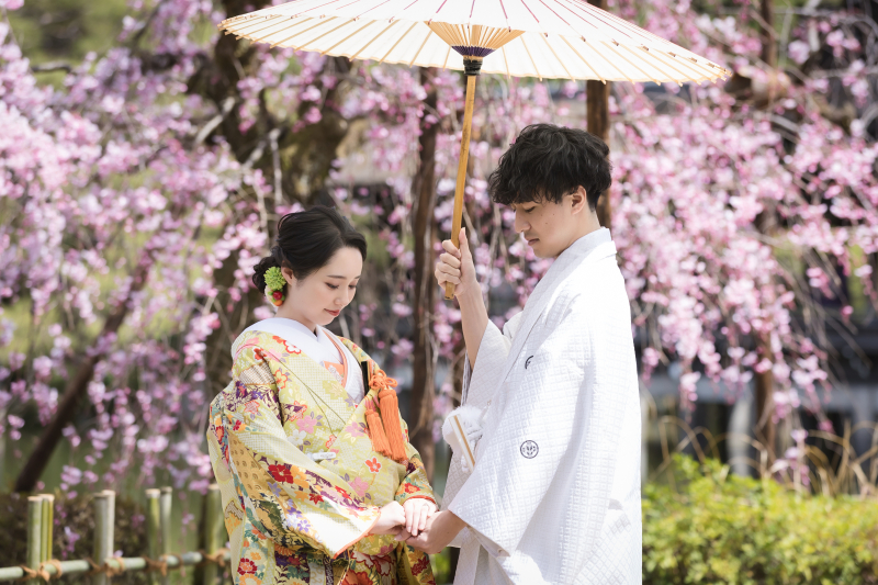 【5月末まで！30組限定50％OFF】和装ロケ＋洋装ロケ｜292,600円&rarr;146,300円　有料衣装50％OFF