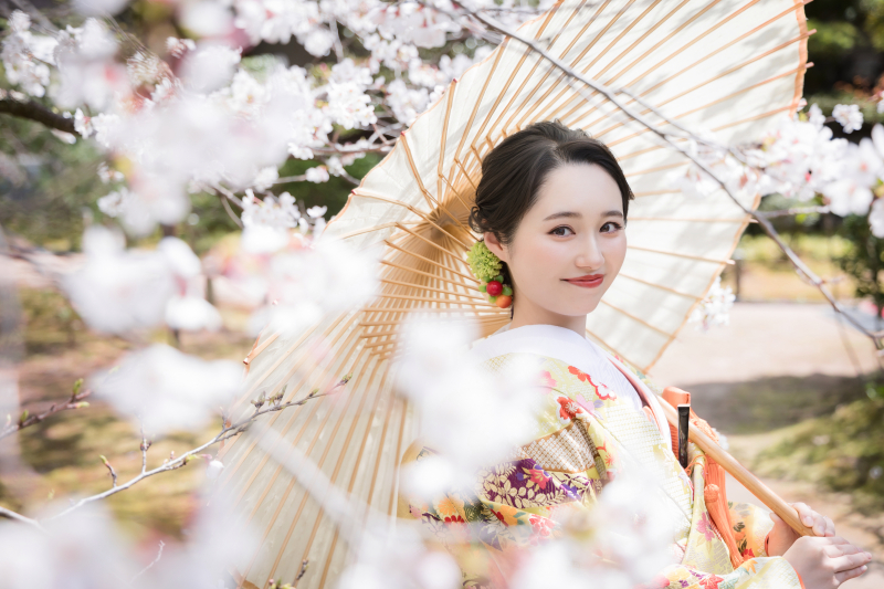 【5月末まで！30組限定50％OFF】和装ロケ＋洋装スタジオ｜270,600円&rarr;135,300円　有料衣装50％OFF