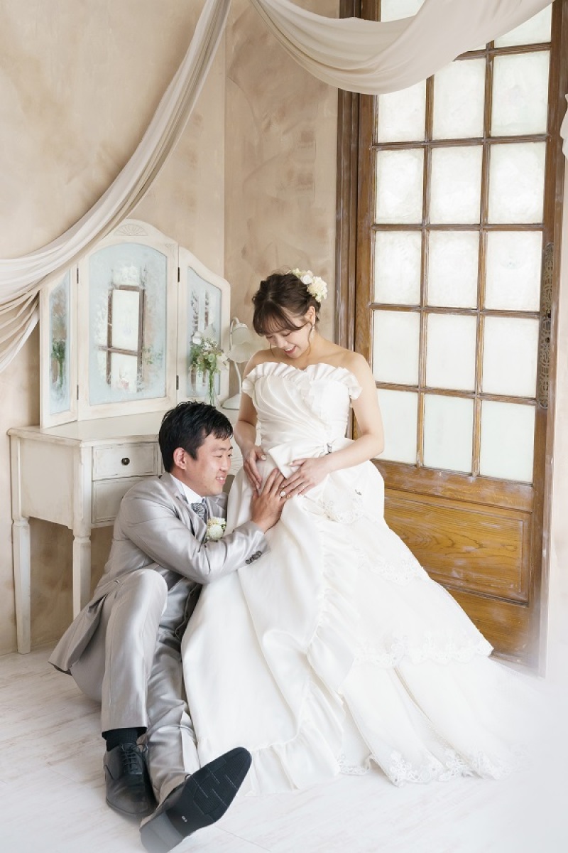 お腹を見つめて