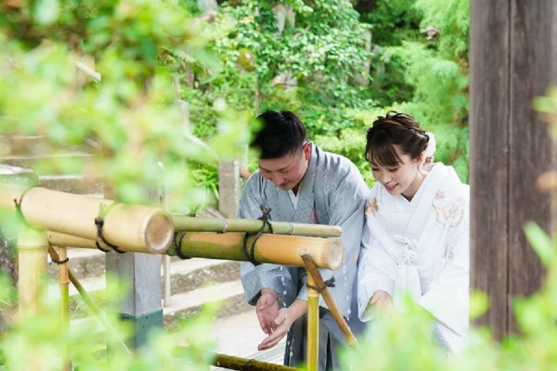 まずは手水から