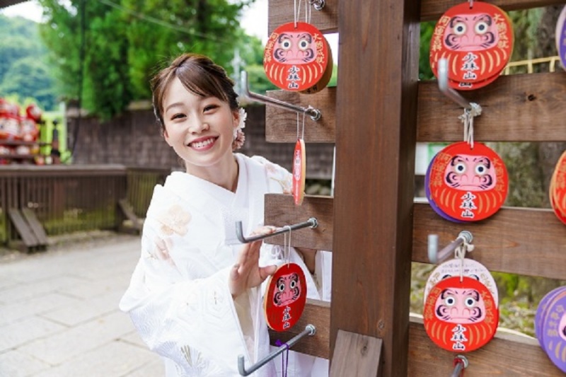 絵馬からひょこり