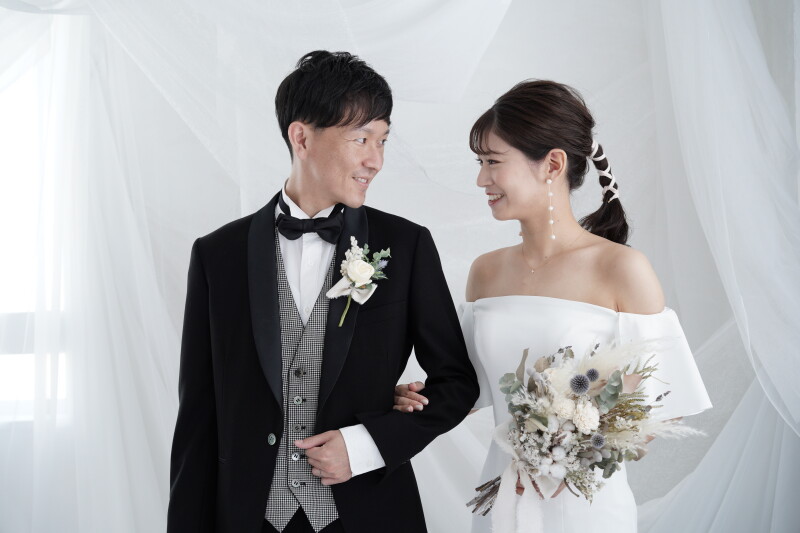 シンプルな背景で後悔しない前撮りを