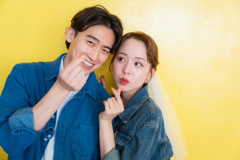 【オープニングムービー付きスタジオベーシック撮影プラン】ドレスor和装どちらか1着と私服でも撮影！写真１枚＆データ２１カット込み