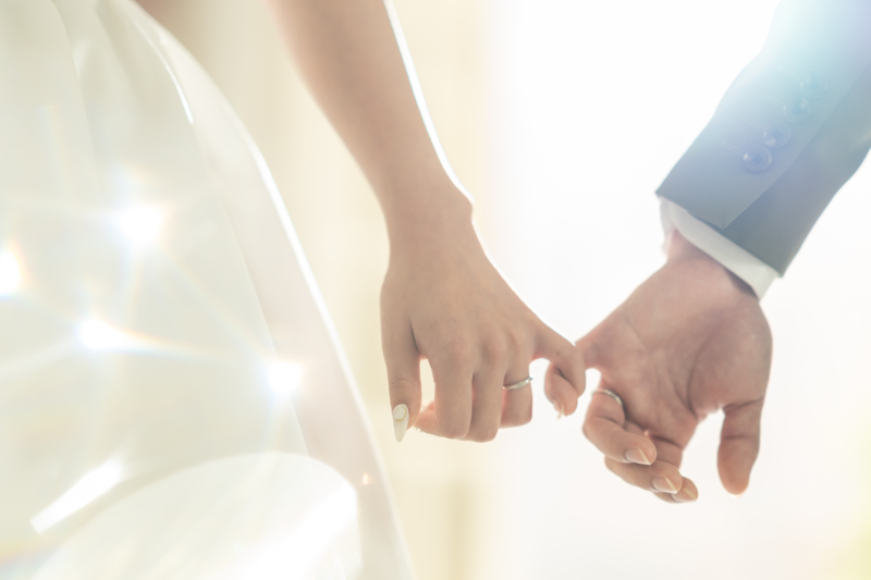 手を繋ぐ