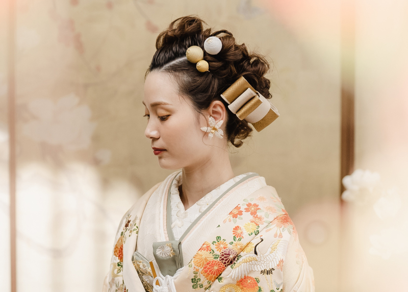 小物やアクセサリーにもこだわって花嫁様らしいお姿を