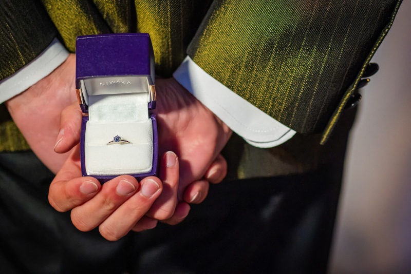 指輪ショットはプロポーズ風に