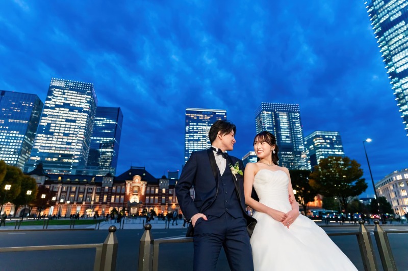 日が落ちてきたら東京駅へ移動します