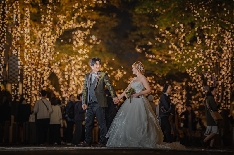 イルミネーションをバックに撮影開始！