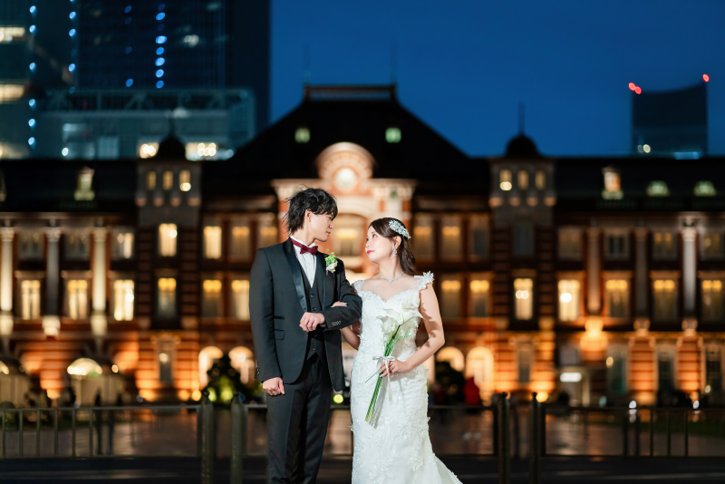 まさに王道！夕暮れ時の東京駅で幻想的な一枚