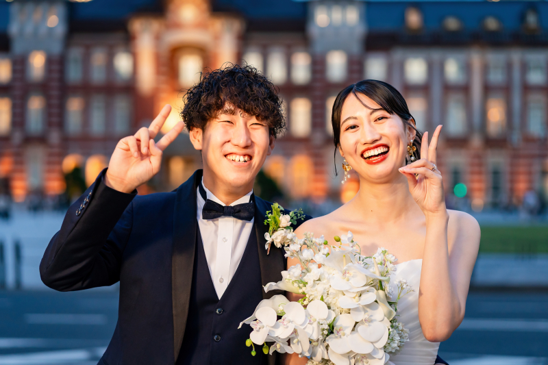 ラストカットは元気よく笑顔でピースサイン！